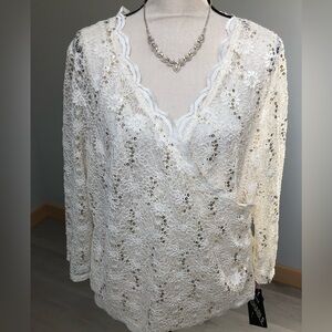 NEW R&M Richards Ivory Lace Sequin Top Size 1X